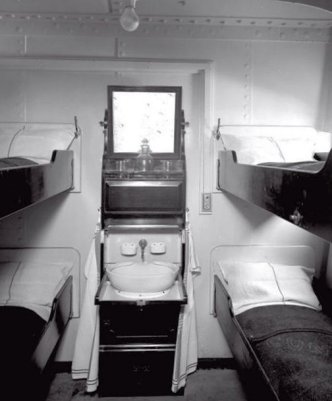 635957263492976300--2-Titanic-Third-class-cabin-family