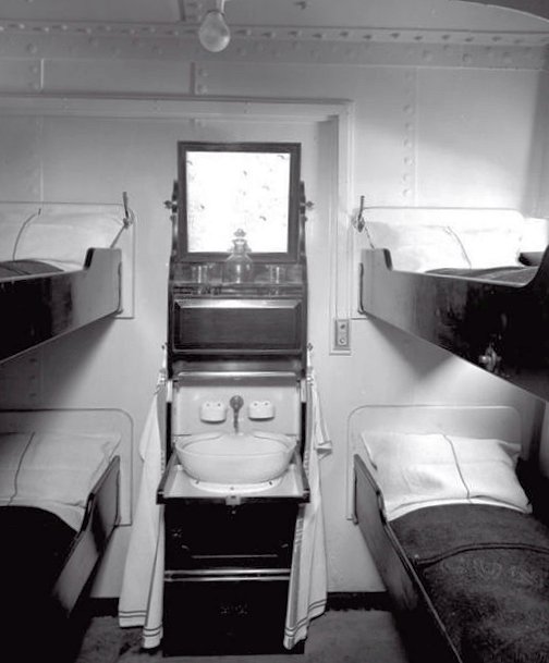 635957263492976300--2-Titanic-Third-class-cabin-family