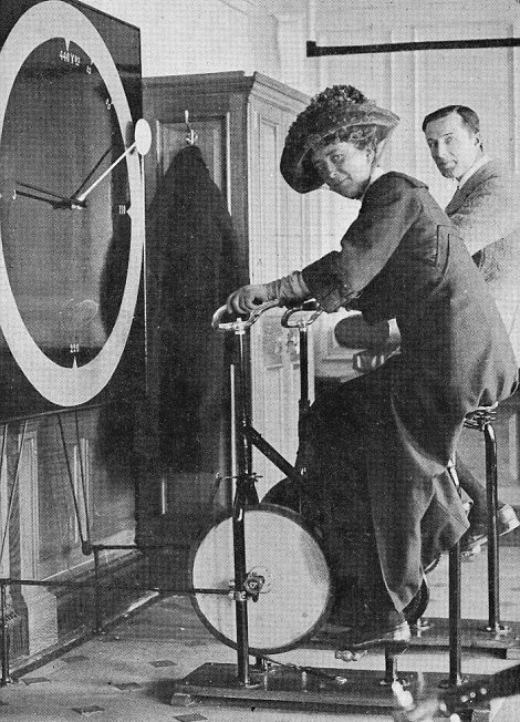 26AC278E00000578-2995874-image-a-69_1426435811419